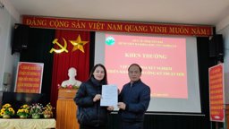 Hình ảnh chi tiết tin tức Khen thưởng tập thể triển khai thành công kỹ thuật mới Hình ảnh tin tức Khen thưởng tập thể triển khai thành công kỹ thuật mới
