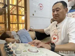 Hình ảnh chi tiết tin tức ĐOÀN CÁN BỘ Y TẾ ĐẾN TỪ NHẬT BẢN KHÁM, TƯ VẤN SỨC KHỎE VỀ GAN MIỄN PHÍ CHO NHÂN DÂN TRÊN ĐỊA BÀN THỊ XÃ NGHĨA LỘ Hình ảnh tin tức ĐOÀN CÁN BỘ Y TẾ ĐẾN TỪ NHẬT BẢN KHÁM, TƯ VẤN SỨC KHỎE VỀ GAN MIỄN PHÍ CHO NHÂN DÂN TRÊN ĐỊA BÀN THỊ XÃ NGHĨA LỘ